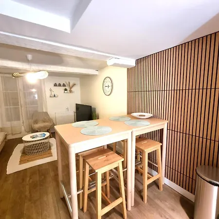 Triplex Boheme Pres Du Chateau A Sedan, Ideal 2 Couples, Only Adults * Sedan