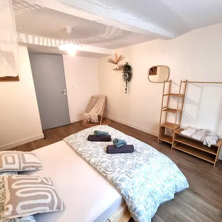 Triplex Boheme Pres Du Chateau A Sedan, Ideal 2 Couples, Only Adults